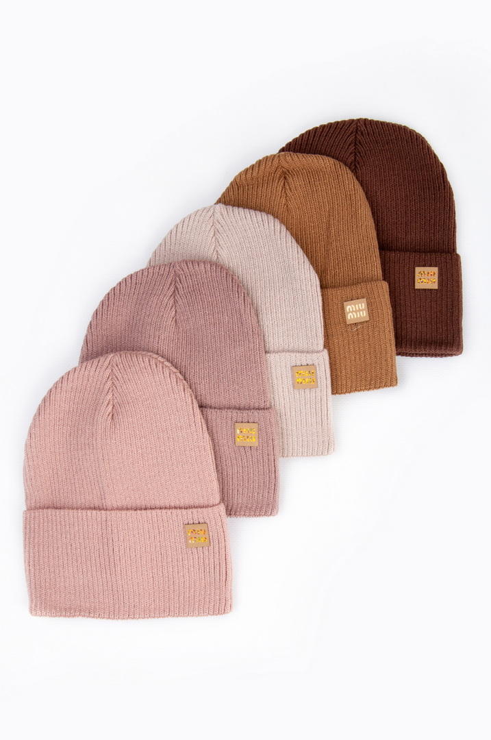 Шапка жіноча